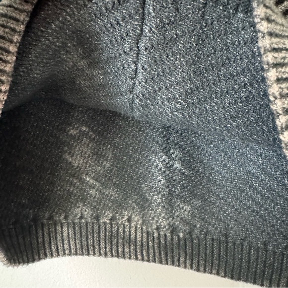 Emory Park Grey Chunky Knit Asymmetrical Ribbed Skirt Size Medium Fall Winter - Picture 8 of 12